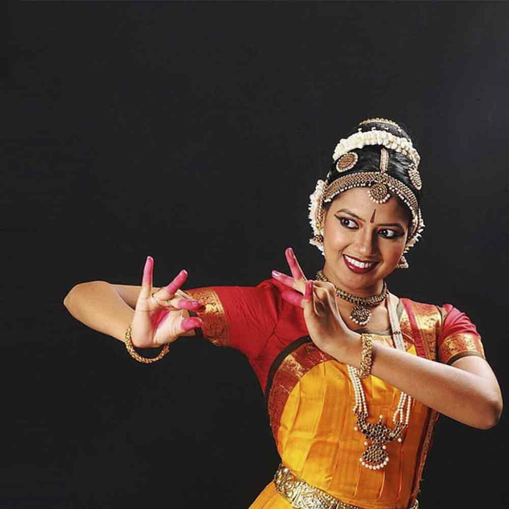 Hasta Mudra - Bharatanatyam - INDIK BAZAAR